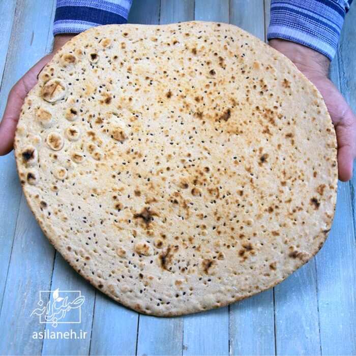 نان گندم کامل از نزدیک اصیلانه
